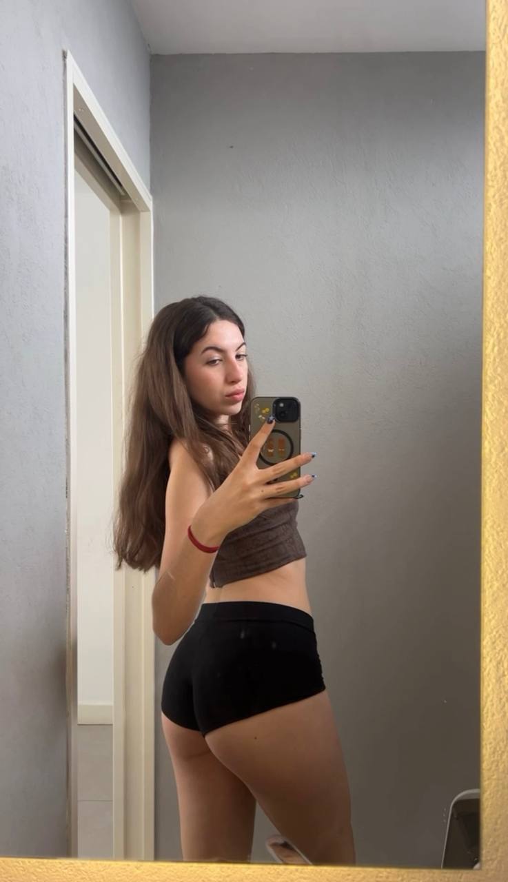 Amber in her underwear in Caracas