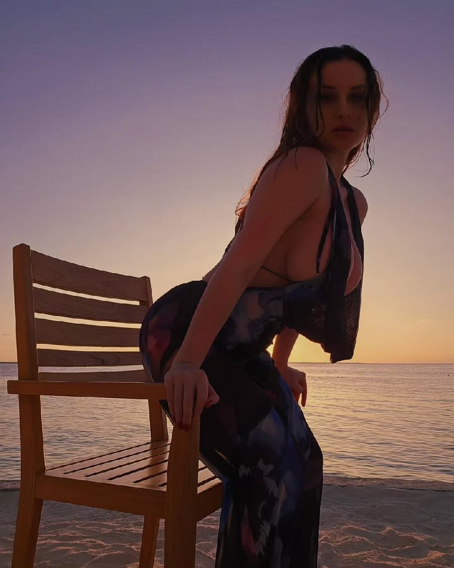 Sexy girl Miranda Faith nude in Caracas