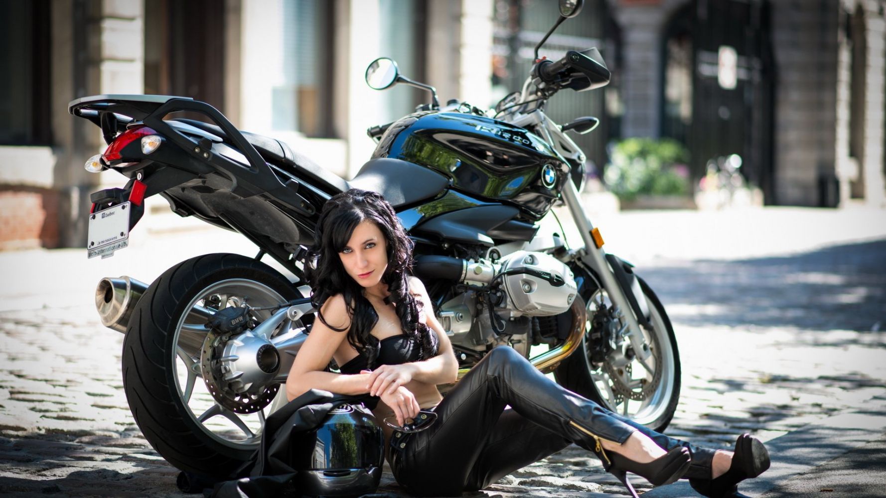 European women on bikes in Caracas