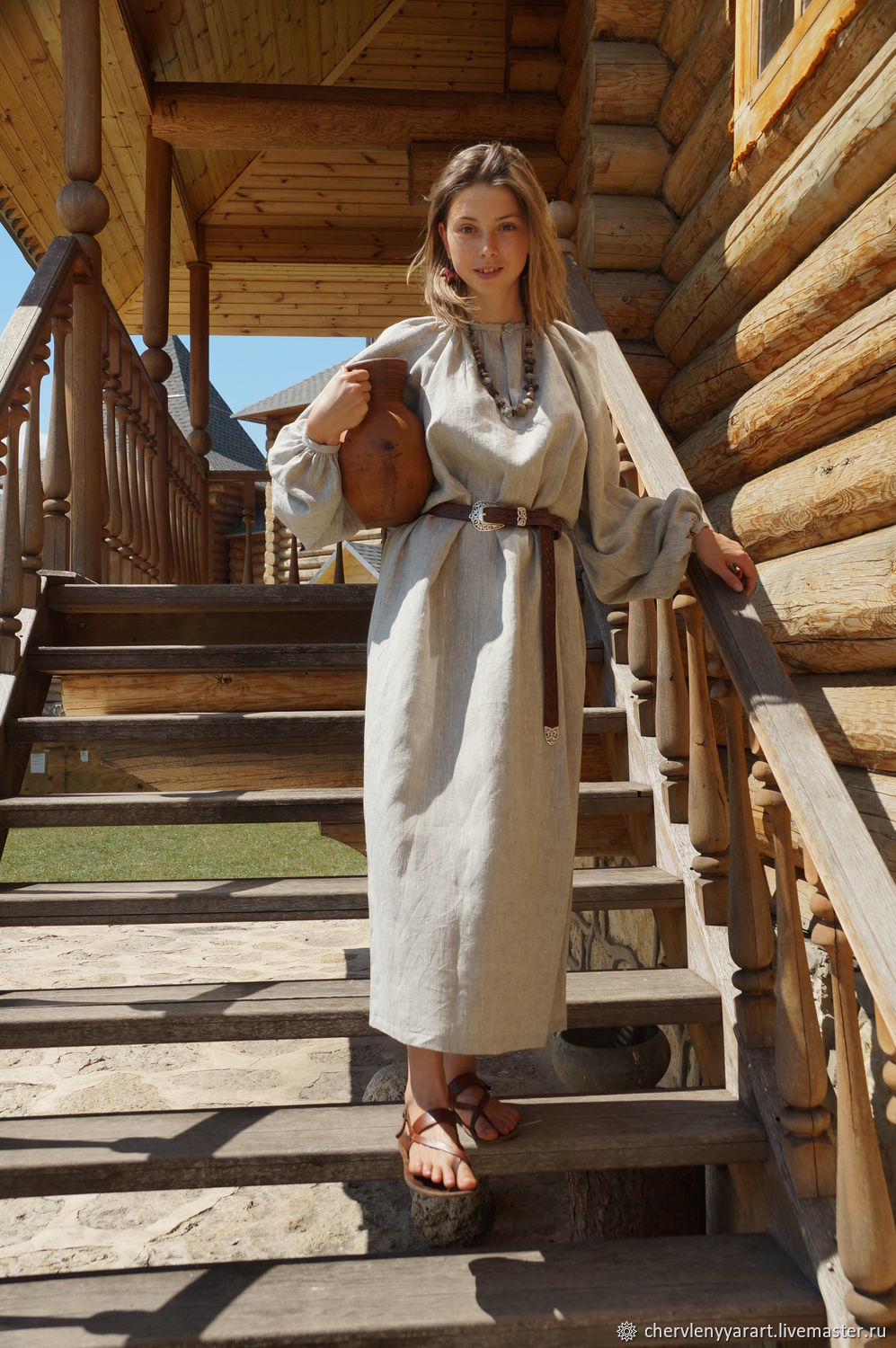 Girls in Slavic costumes in Caracas